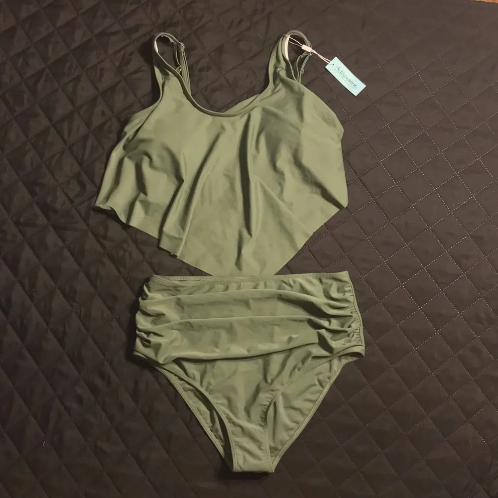 NWT Adisputent High Waisted Tummy Control Tankini